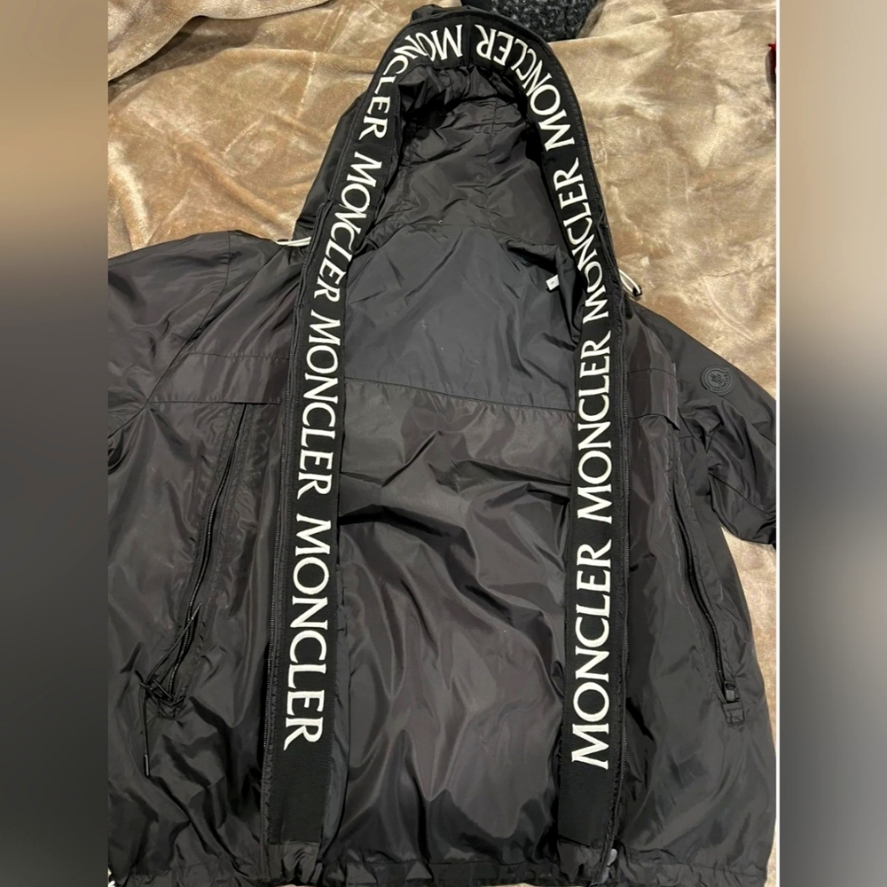 Moncler windbreaker mens